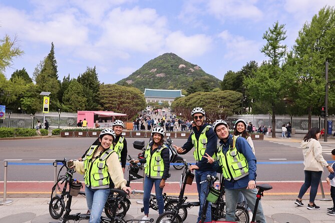 Afternoon E-bike tour and "Happy Hour" food and drinks - House of Baek Inje and Ikseon-dong: seeing old Seoul without getting lost