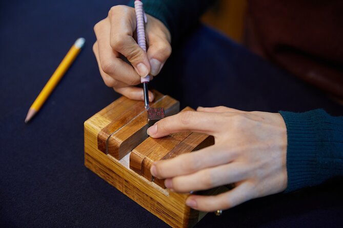 Carve Your Personal Korean Stone Seal with Jeongju in Insadong - Entering Tongmoongwan: where the class starts in Insadong