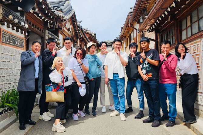 Customizable Seoul Private Tour Palaces Food and Markets - Bukchon Hanok Village: Alley Walks, Photo Time, and a Slow Breath