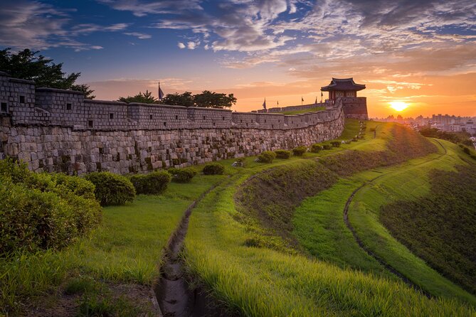 Day Trip to UNESCO: Suwon Fortress Adventure from Seoul - The guide makes the morning: clear English, pacing, and photo help