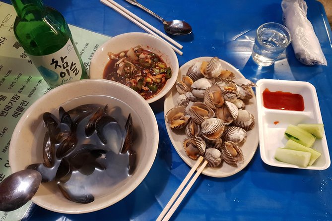 Drinking and Eating through the Alleys of Seoul - Meeting near Dongho-ro, ending near a subway stop
