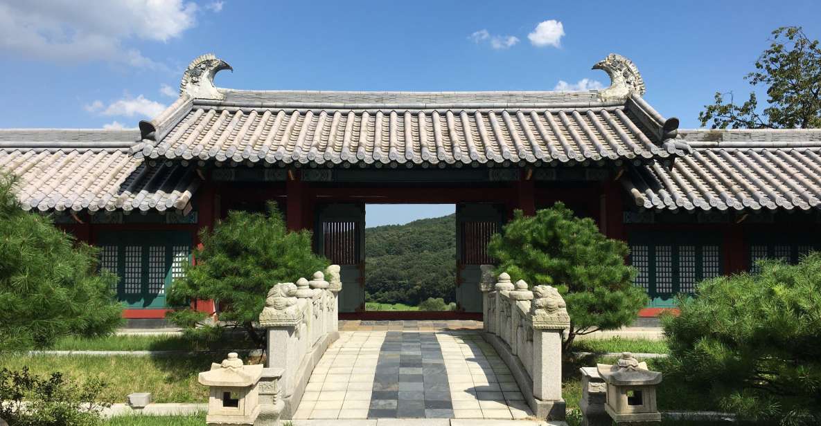 From Seoul: Dae Jang Geum Park Historic K-Drama Set Tour - BTS Suga Daechwita souvenir photo: how the moment works