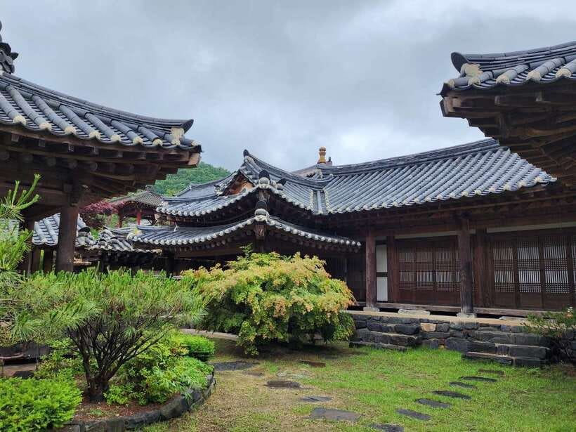 From Seoul: Suwon Hwaseong Fortress Tour - The guide quality makes the day click