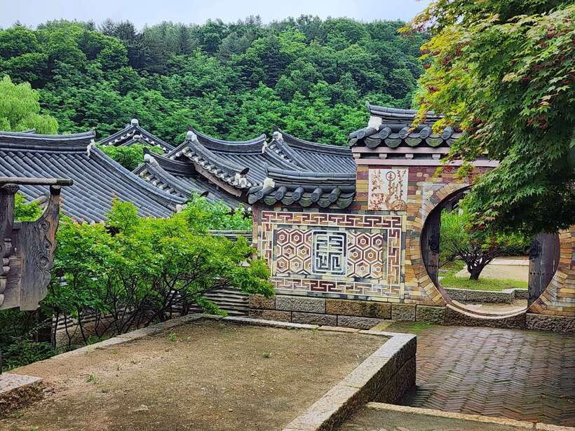 From Seoul: Suwon Hwaseong Fortress Tour - What to bring, and who this tour fits best