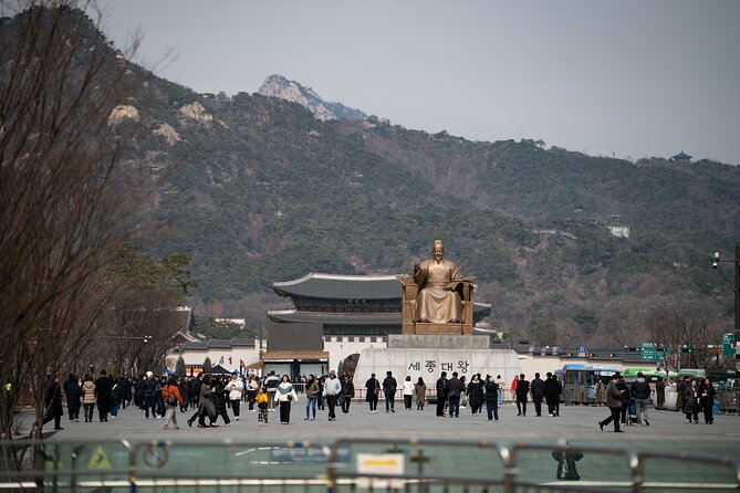 Gwanghwamun Tour l 120 minutes to Understand Local Korean Society - Key Things You’ll Get
