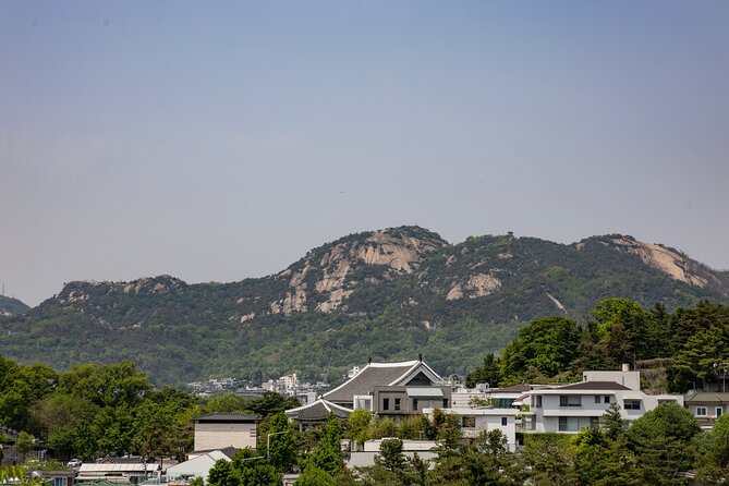 Gwanghwamun Tour l 120 minutes to Understand Local Korean Society - Stop 2: U.S. Embassy Area and Korea’s Ongoing Questions
