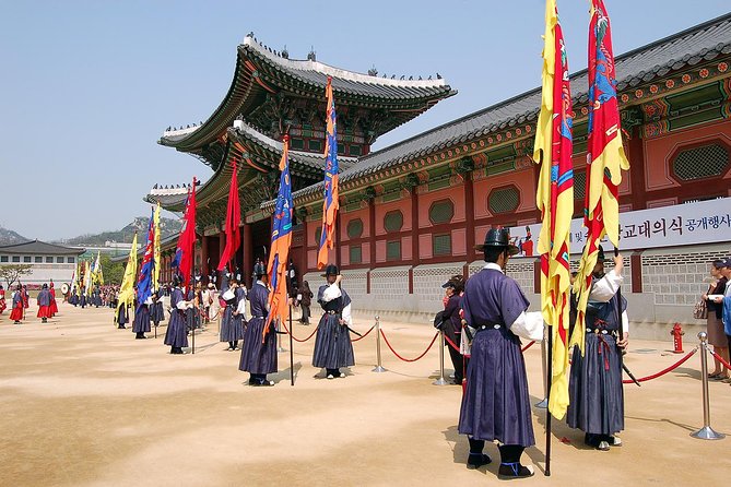 Half day Morning Seoul City Tour(Temple & Gyeongbok Palace) - Cheongha Korea Ginseng Museum: learning time, plus the sales risk