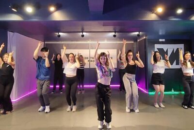 K-pop Dance Class in Seoul (Incl. video shooting & editing) - Coaching style: English-led open classes and private language options