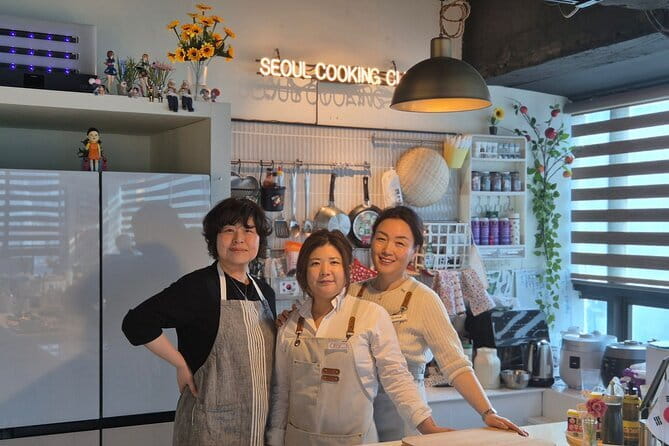 Korean Cooking Class with Grocery Shopping at Seoul Local Market - The Coziness Factor: Cooking in a Studio Near Mangwon Station