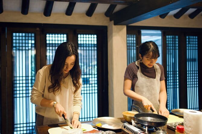 Korean Home Style Cooking Class in Gangnam Seoul - The 4-Dish Cooking Lesson: How the Class Actually Plays Out