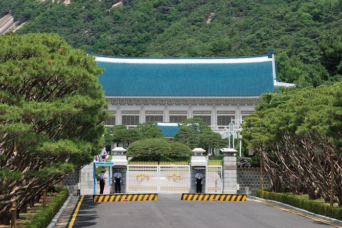 Korean Palace and Market Tour in Seoul Including Insadong and Gyeongbokgung Palace - Price and logistics: is $89 a fair deal for 8.5 hours?