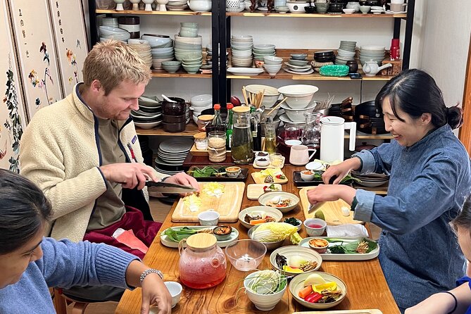 Master Korean traditional cooking with a Kimchi chef - Cooking in a Korean-Style Home Kitchen