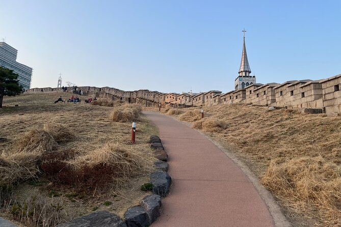 Morning Bike Tour along the Han River with a Local - Ttukseom Hangang Park: The Han River Icon Moment