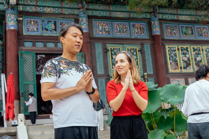 Private City Kickstart Tour: Seoul - Seoul Plaza and Deoksugung Palace: Mixing Power, People, and Palaces