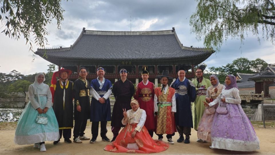 Private Customized Seoul Tour with Your Korean Buddy - Insadong: Shopping That Feels Like Part of the Walk