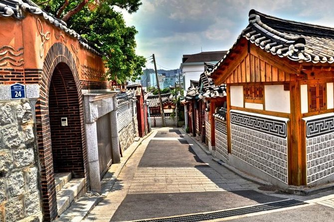 Private Layover Tour from Incheon Airport to Seoul - Gyeongbokgung Palace: Guard Changes and a Palace Built 600 Years Ago