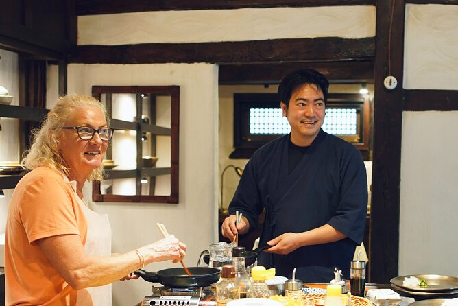 Royal Seoul Cooking Class in a 100-Year-Old Hanok - Central Seoul Route: Palaces, Markets, and Ikseon-dong on the Same Night
