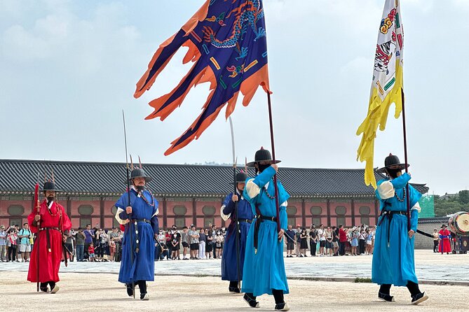 Seoul City Half Day Tour-Gyeongbok Palace Guard Changing Ceremony - Guide quality and group size: where your experience can swing