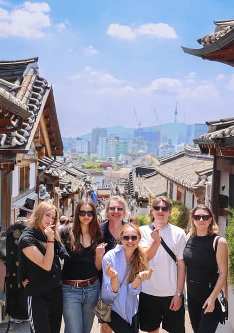 Seoul: City Highlights eBike Tour - Blue House photo moment: short stop, big symbolism