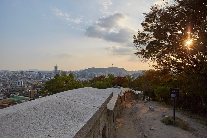 Seoul: Gyeongbok Palace, Bukchon Village, and Gwangjang Tour - Gwangjang Market finale: snacks, people-watching, and a simple ending