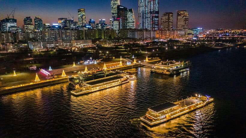 Seoul: Han River Night Picnic & Games with Cruise - The Picnic at Yeouido Hangang Park: Chicken, Snacks, and Games