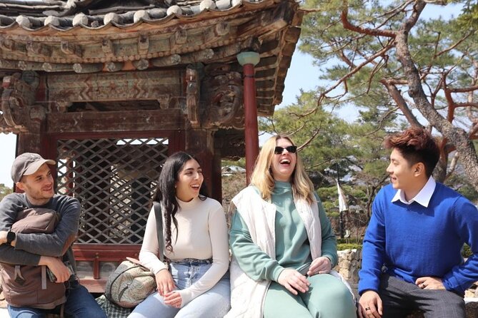 Seoul Highlights & Hidden Gems Tours by Locals: Private + Custom - Gyeongbokgung Palace and Gwanghwamun Plaza: your first Seoul anchor points
