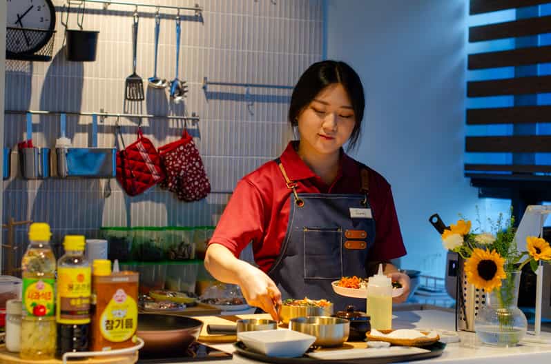 Seoul: Korean Cooking at Seoul Cooking Club! - How the Teaching Feels: English Support and a Working Kitchen