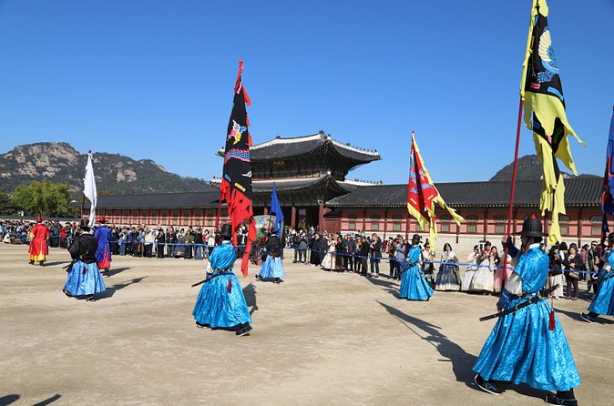 Seoul Layover Private Tour from Incheon Airport - Stop 3: Insadong art alley for tea houses and quick shopping
