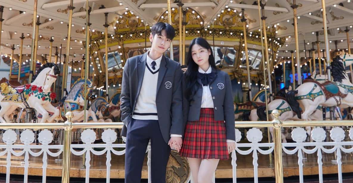 Seoul: Lotte World 1 Day Pass & Korean School Uniform Rental - Entering Lotte World: QR code entry and why it can be picky