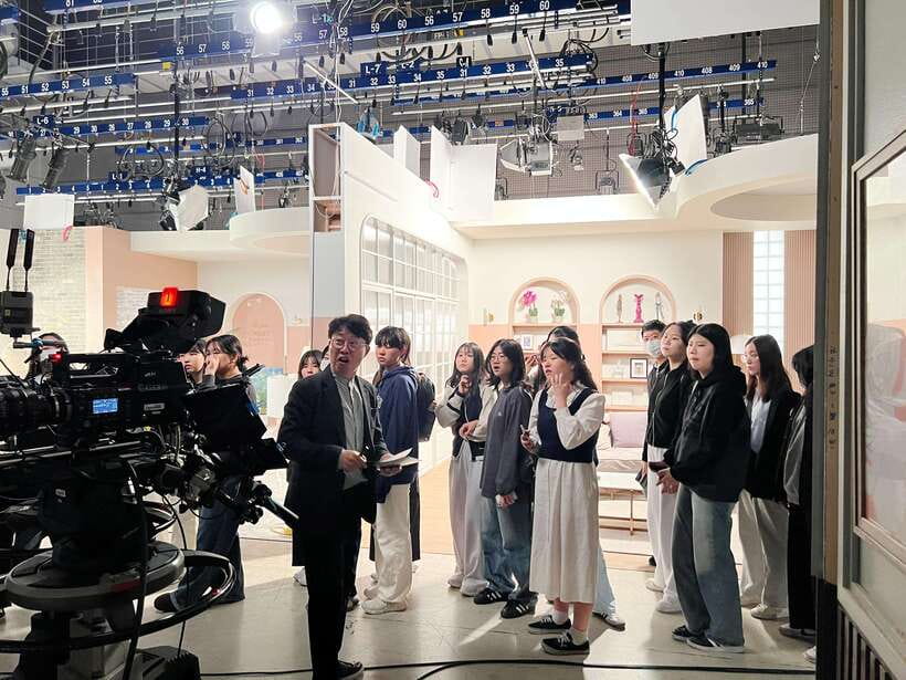 Seoul: MBC Insider Live K-Drama Rehearsal & VIP Studio Tour - Getting to Il-San Media City the easy way: rides, timing, and what it buys you