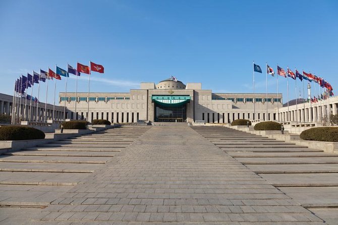 Seoul Morning Tour: Seoul Tower, Namsan Hanok Village, The War Memorial of Korea - Seoul Tower on Namsan: the panoramic payoff you actually want