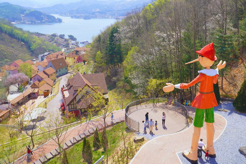 Seoul: Nami and Petite France Tour with Optional K-Garden - Food reality: plan lunch like a local