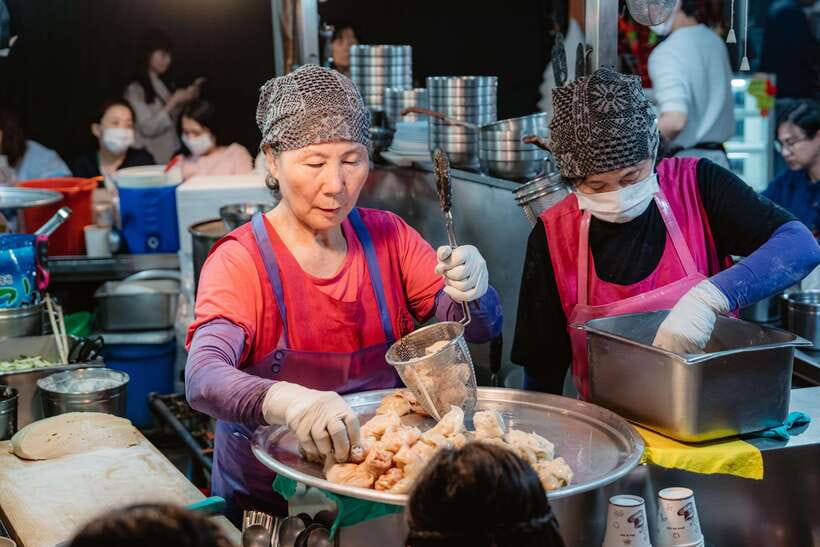 Seoul: Night Market Food Tour with Local Guide - The 2-hour pace: why short tours can feel more satisfying