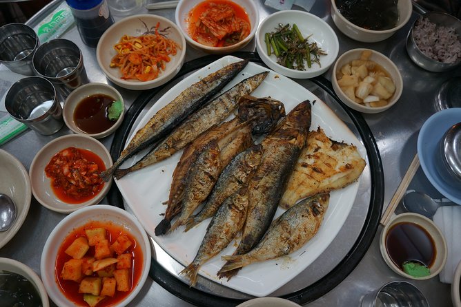 Seoul Night "Private Tour"(Korean BBQ, N-Tower, Seoul Fortress, Local Market) - Stop 2: Kwangjang Market for Night Snacks and Street Energy