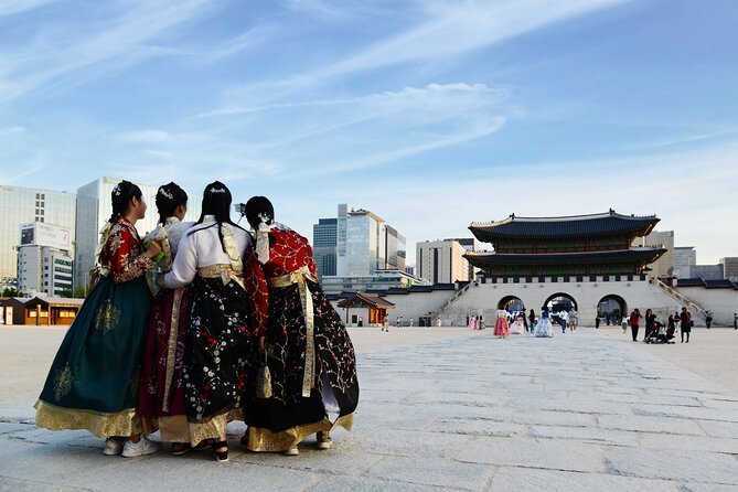 Seoul Night Tour with Han River Cruise and Gyeongbokgung Palace - Bukchon Hanok Village: Traditional Streets at a Human Pace