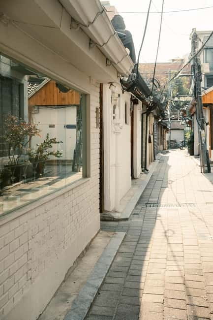 Seoul: Perfume-Making Workshop in a Hanok - The 90-minute flow: from scent clues to a bottled result