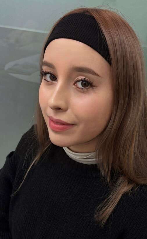 Seoul: Personalized Korean-style Makeup Experience - 1:1 learning vs full makeup: pick the option that matches your level