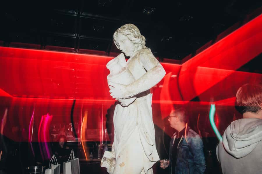 Seoul: Premium Pub Crawl with Open Bottles - Drink Deals, Snacks, and the Hidden Value Math