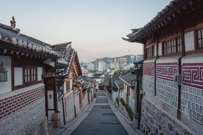 Seoul: Private Walking Tour with a Local - The real value: getting around without losing your day