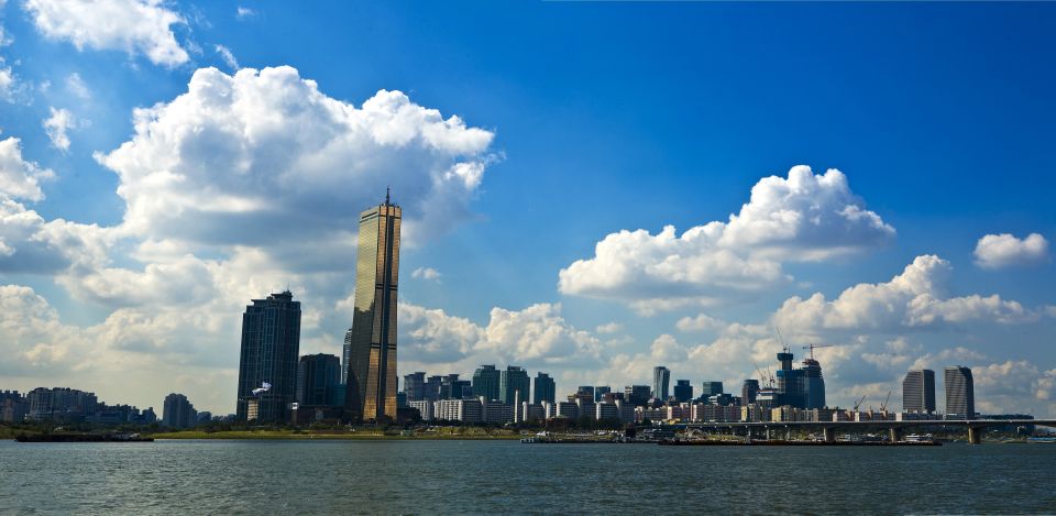 Seoul: Private Walking Tour with a Local - Walking comfort and when to use taxi or public transit