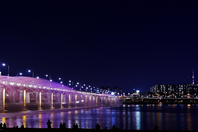Seoul: Private Walking Tour with a Local - Picking your route: palaces, Bukchon, Insadong, and viewpoint time