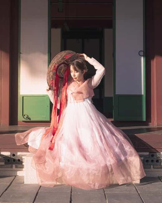 Seoul: Professional Hanbok Photography at Gyeongbok Palace - Choosing a Hanbok That Looks Great in Photos (Not Just on Social Media)