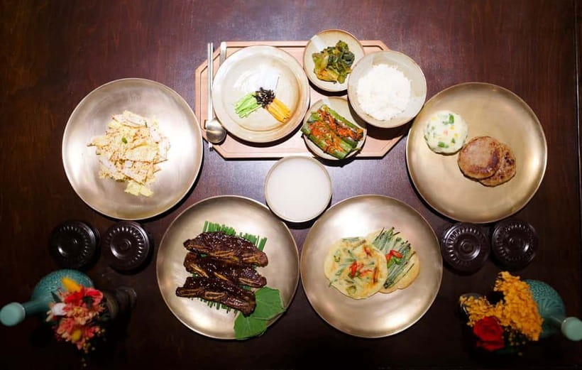 Seoul: Royal Seoul Cooking Class in a 100-Year-Old Hanok - Chef Park’s Style: How the Help Keeps It Fun