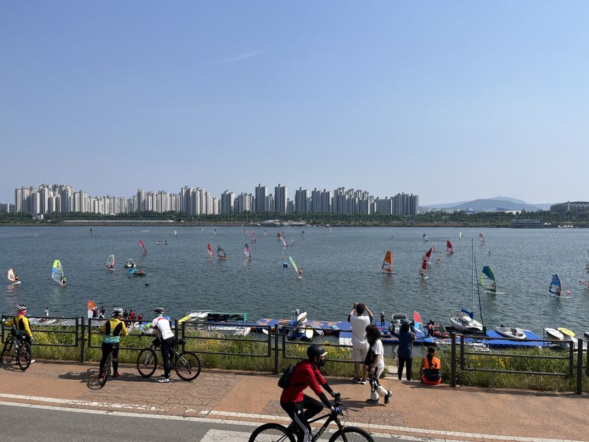 Seoul: Stand Up Paddle Board (SUP) & Kayak in Han River - Photos that don’t feel like an afterthought