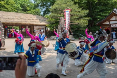 Seoul: Suwon Hwaseong, Folk Village, & Starfield Library - Pickup in Seoul: choose Hongik University or Myeongdong