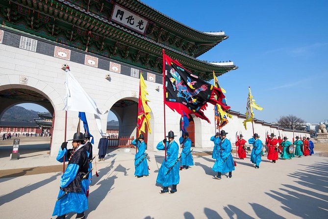 Small Group Seoul Highlight Tour opt. Hanbok & Tea Ceremony - Should you book this Hanbok and tea ceremony highlights tour?
