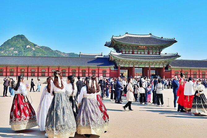 Small-Group Seoul Tour with Gyeongbokgung Palace (hotel pick-up) - Gyeongbokgung Palace in One Hour: Court Life, Palace Scale, and the Tuesday Switch