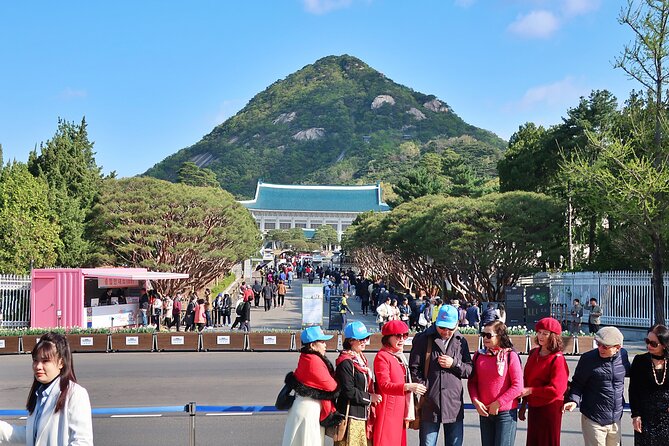Small-Group Seoul Tour with Gyeongbokgung Palace (hotel pick-up) - Cheongha Korea Ginseng Museum: Cultural Stop or Sales Pressure?