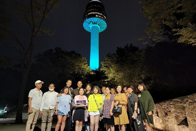 Special City Night Tour - Deoksu Palace vs. Bukchon Hanok Village on Mondays: What Changes and Why It Still Works