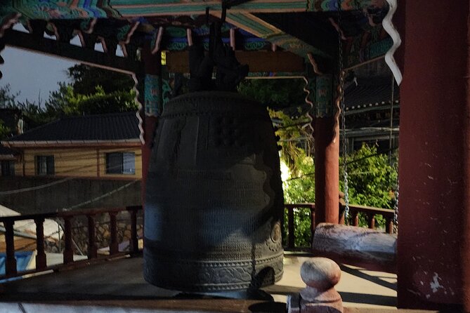 Spiritual Adventure: Into Inwangsan and Korean Shamanism - Timing, Pace, and Photo Planning for a Night-Walk Mood